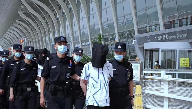 被上海警察拘留
