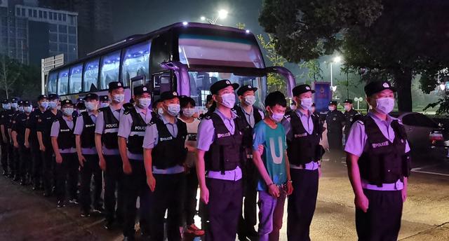教育培训沟通涉嫌诈骗，员工被上海警方拘留